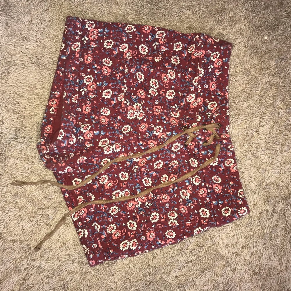 Patterned high rise shorts